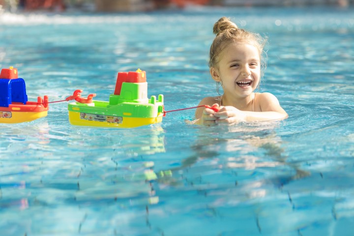 Wasserspiele und Boote